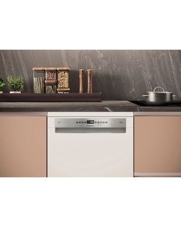 Hotpoint HD7FHP33UK Full Size Dishwasher - 14 Place Settings - White