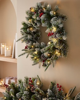 Salzburg Pre-Lit Christmas Wreath