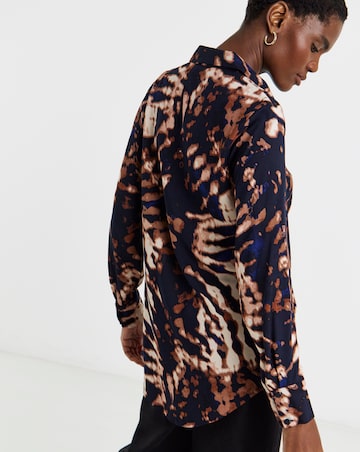 Dipped Back Long Sleeve Shirt