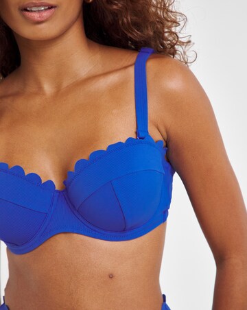 MAGISCULPT Contour Me Scalloped Edge Bandeau Bikini Top