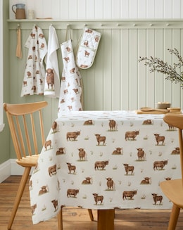 Angus Highland Cow Table Cloth