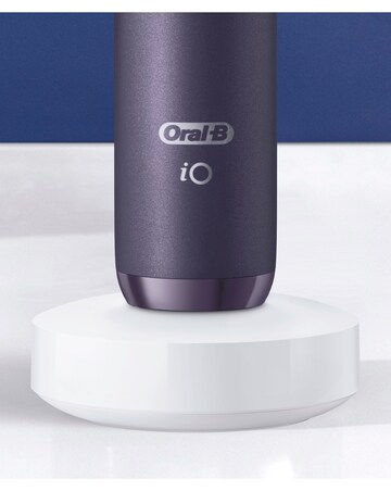 Oral-B iO8 Violet Electric Toothbrush with Travel Case