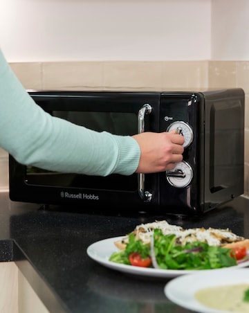 Russell Hobbs RHRETMM705B 17Litre Retro Manual Microwave - Black