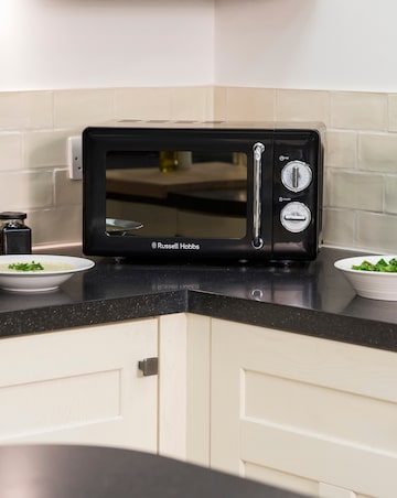 Russell Hobbs RHRETMM705B 17Litre Retro Manual Microwave - Black