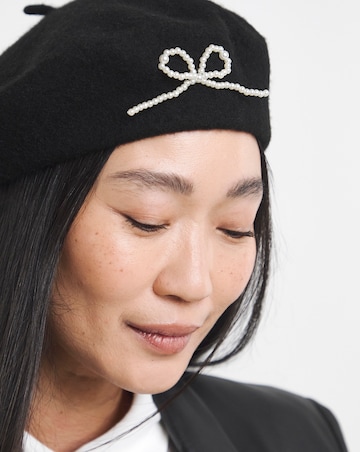 Pearl Bow Detail Beret
