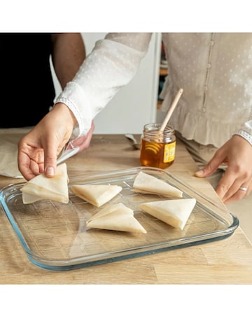Pyrex Set of 2 Glass Baking Trays