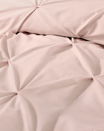 Lara Blush Pleated Pinuck Duvet Set