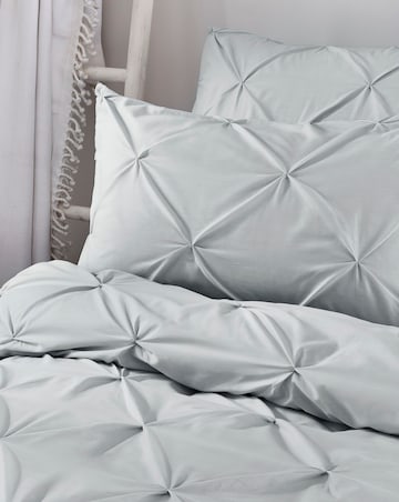 Lara Silver Pleated Pinuck Duvet Set