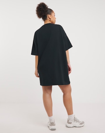New Balance Essentials Graphic Dress