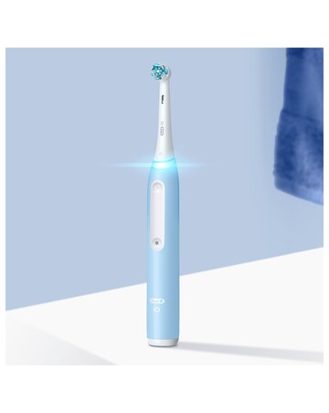 Oral-B iO3 Ice Blue Electric Toothbrush