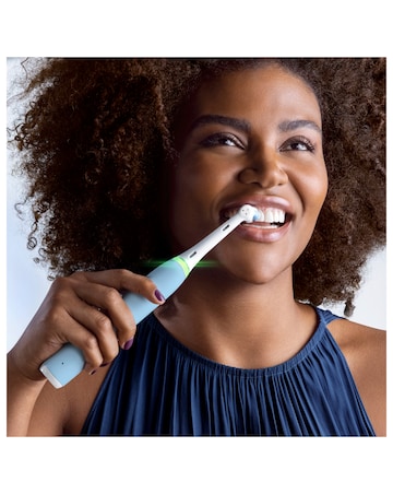 Oral-B iO3 Ice Blue Electric Toothbrush