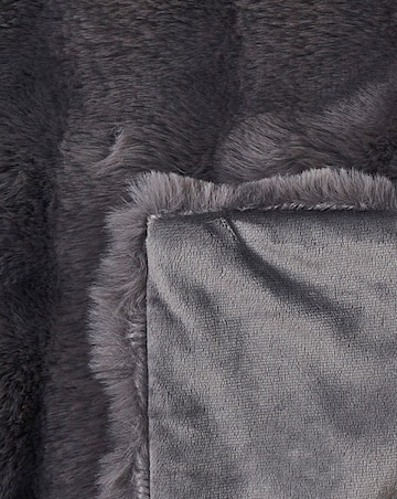 Bubble Faux Fur Throw