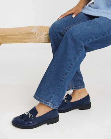 Drama Brogue Tassel Loafer - Standard Fit (D)