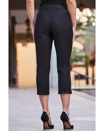 Sosandar Slim Capri Trousers